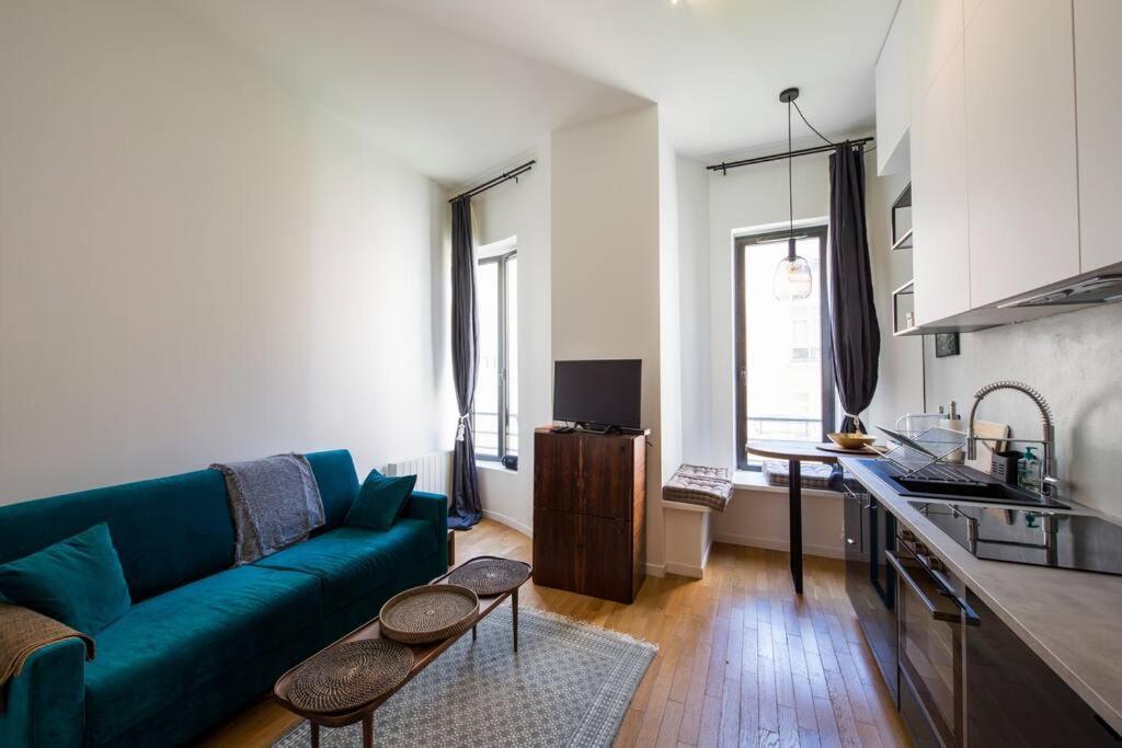 Portefoin - Superb In The Heart Of Paris