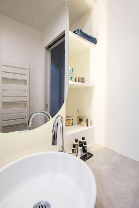 Portefoin - Superb In The Heart Of * Paris